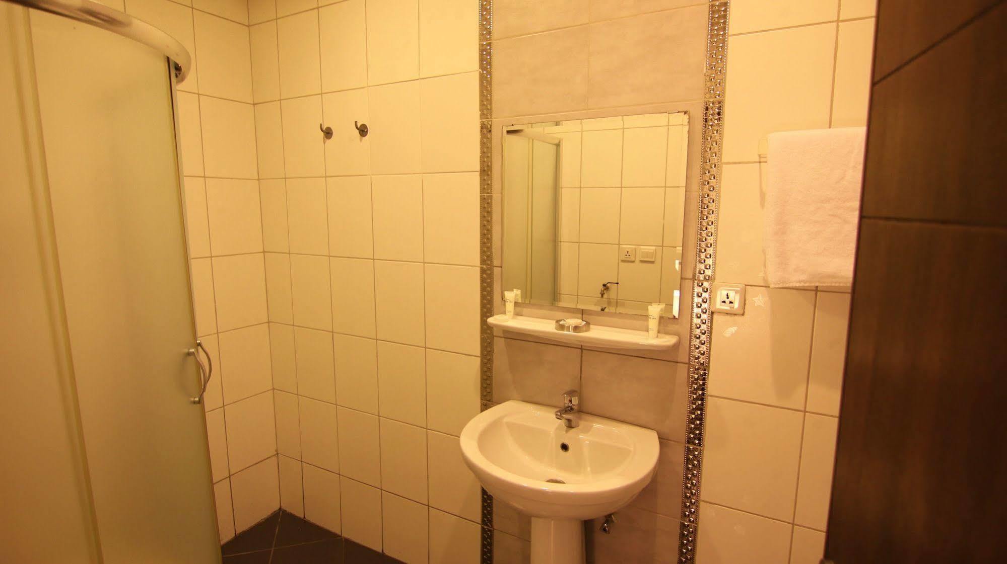 Stars Home Suites Hotel - Al Hamra Джедда Экстерьер фото